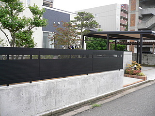 アルミフェンス と ２台用ｶｰﾎﾟｰﾄ　