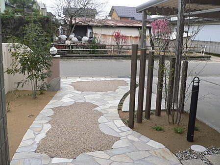 福井　庭　アプローチ