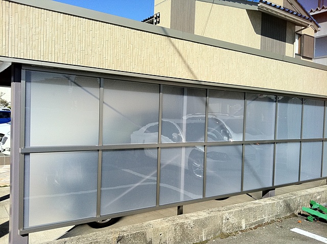 既存のガレージにパネルを設置