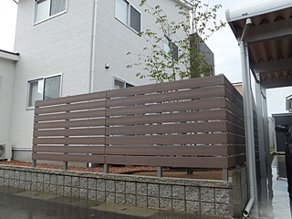 フェンス　目隠し